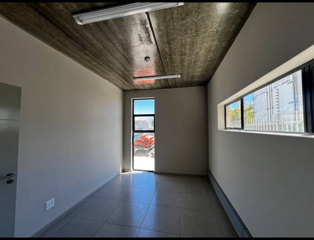 685M² WAREHOUSE TO LET IN AIRPORT INDUSTRIA